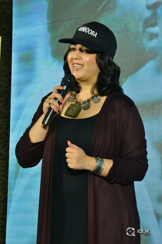 Charmy-Kaur-at-Mehbooba-Movie-Pressmeet